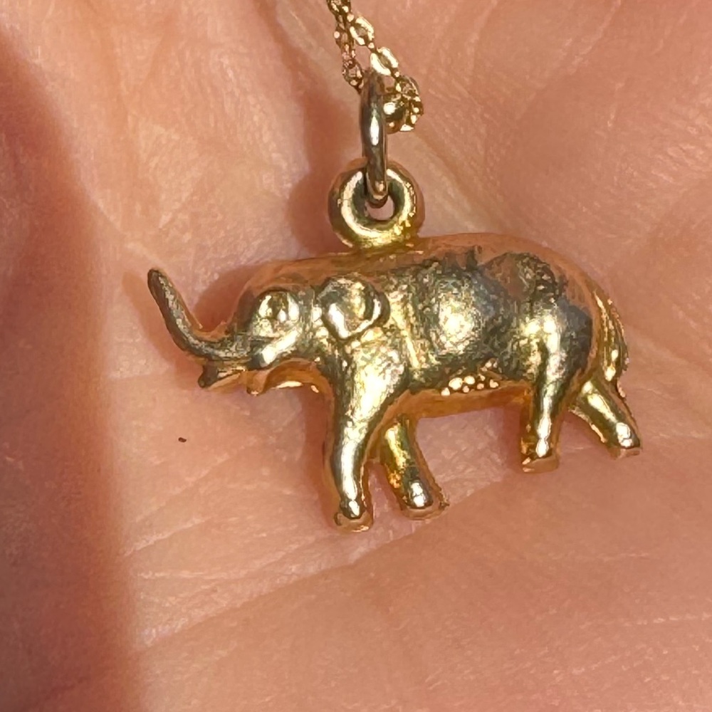14k yellow gold 3D lucky baby elephant pendant
